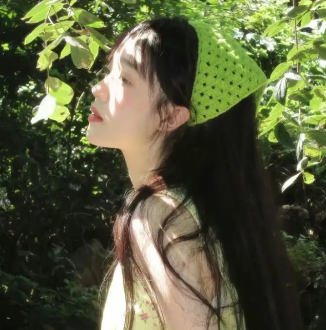 踉跄的女孩